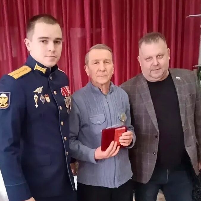 Своих не бросаем!