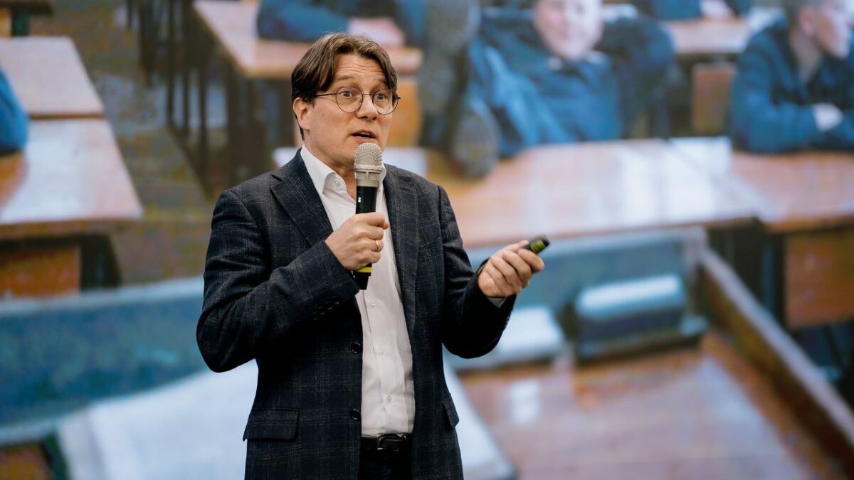 «Не футболка с логотипом, а желание изменить мир»: глава «Даниловцев» о социальном волонтёрстве