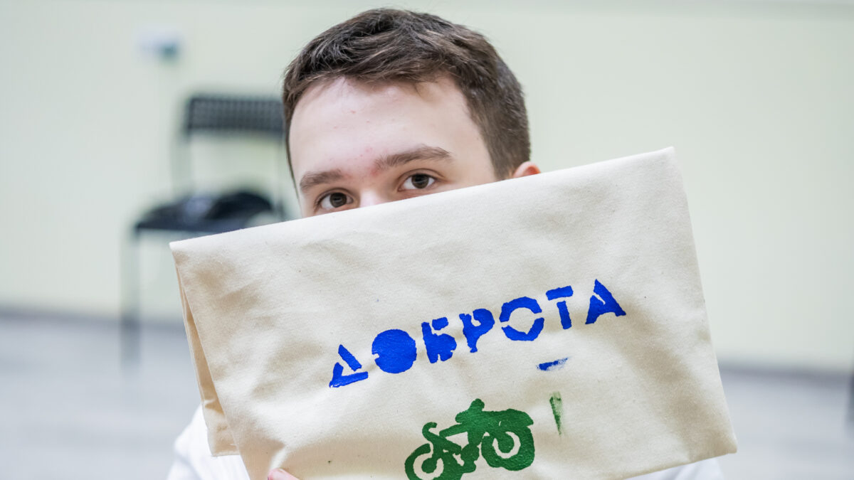 Психологи-волонтёры помогают семьям из зоны боевых действий