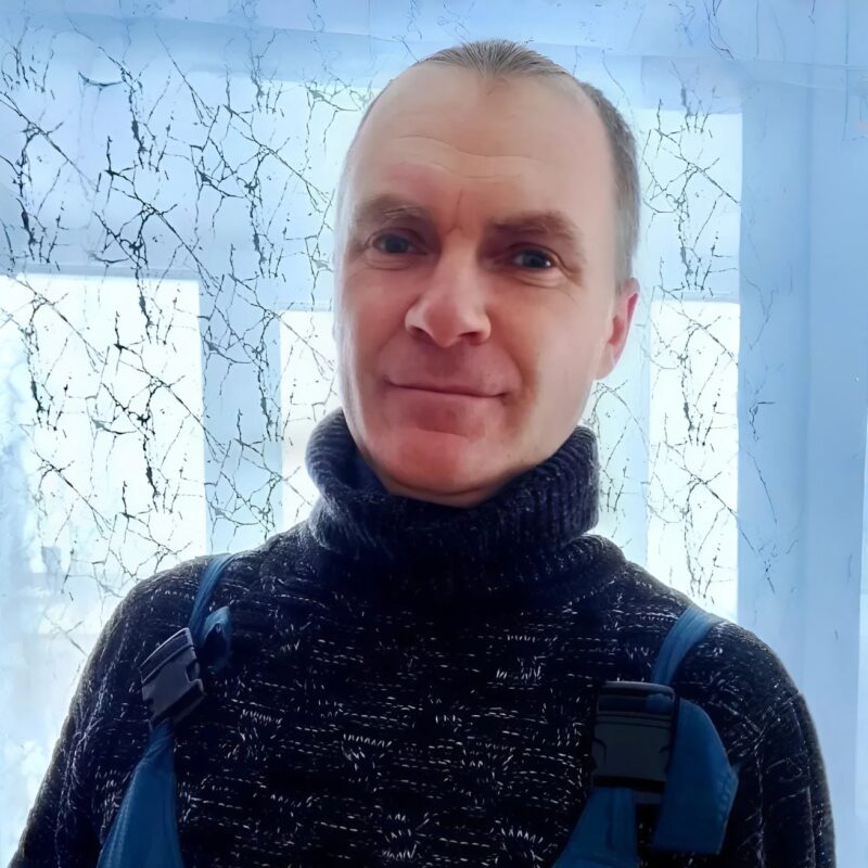 Спасли ребёнка фельдшер и сотрудник МЧС на снегоходе