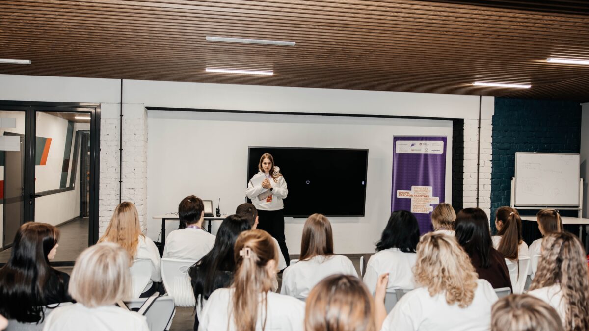 15 волонтеров стали амбассадорами программы Добро.рф в Вологодской области