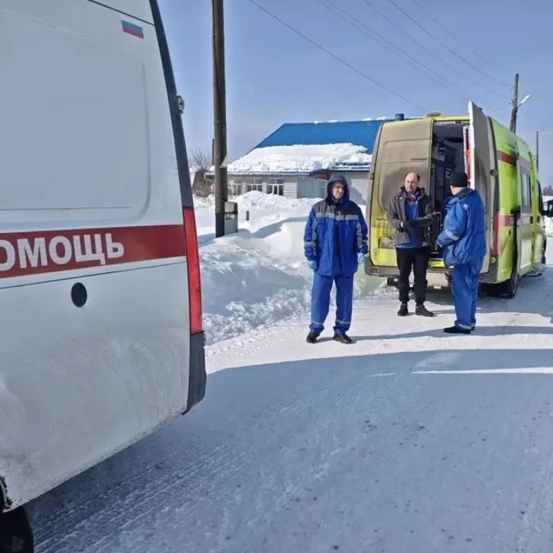 Спасли ребёнка, которого завалило снегом, врачи скорой