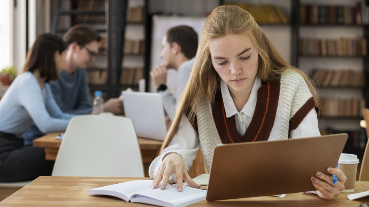 Куда пойти после 11 класса: плюсы и минусы, советы