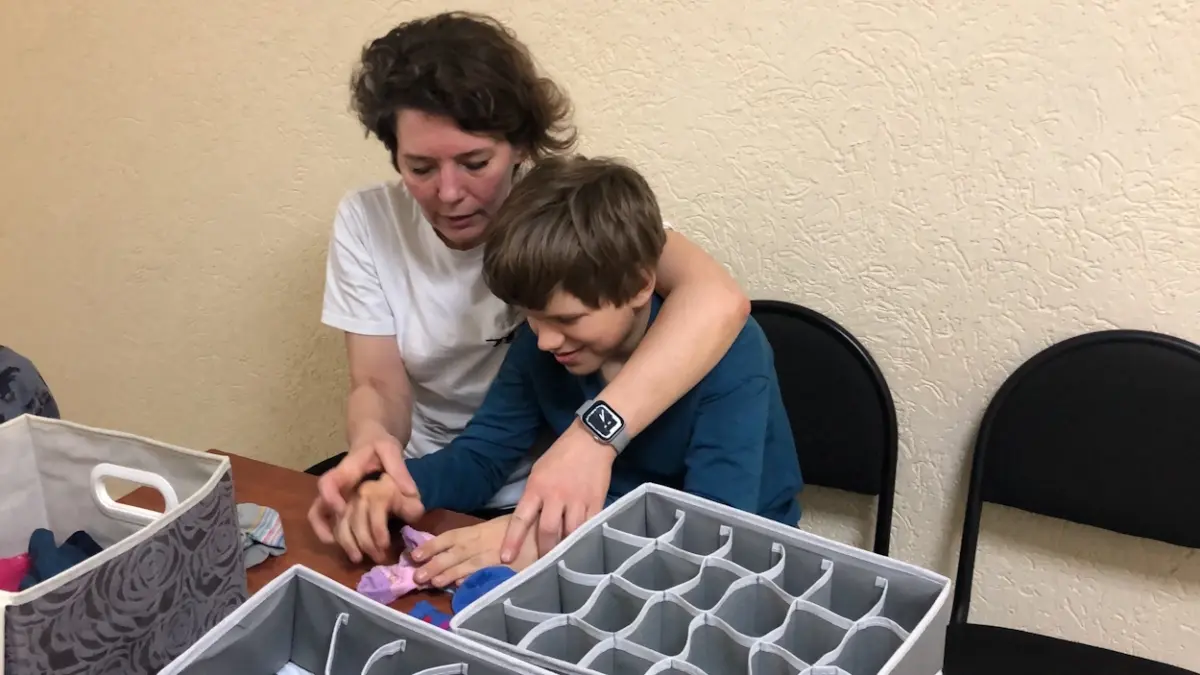 Дефектолог помогает детям с ОВЗ в Башкирии