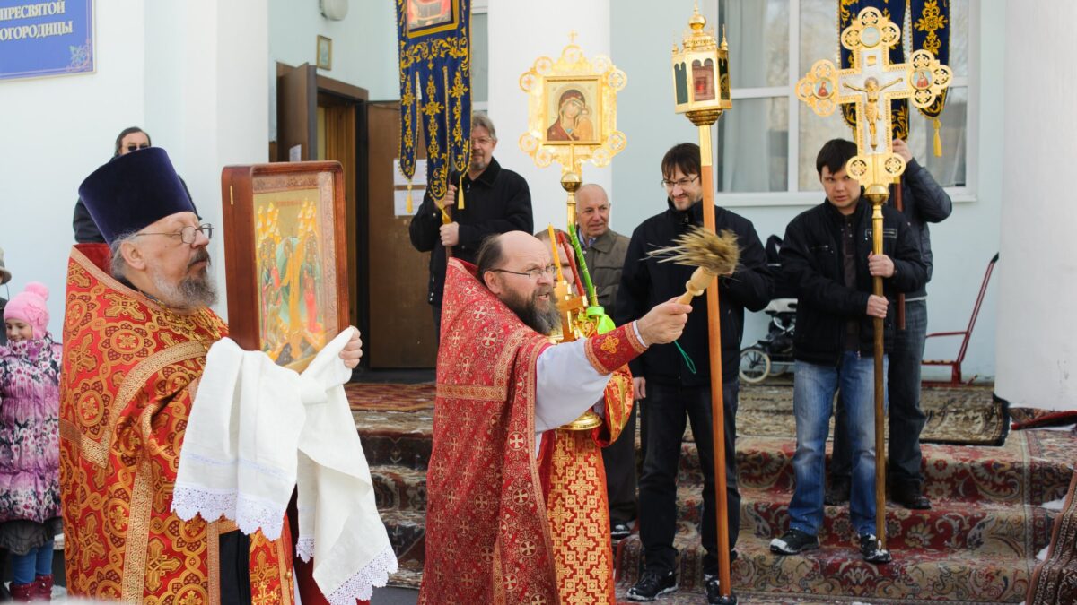 Можно ли волонтёрить на Пасху? Топ-6 благотворительных акций