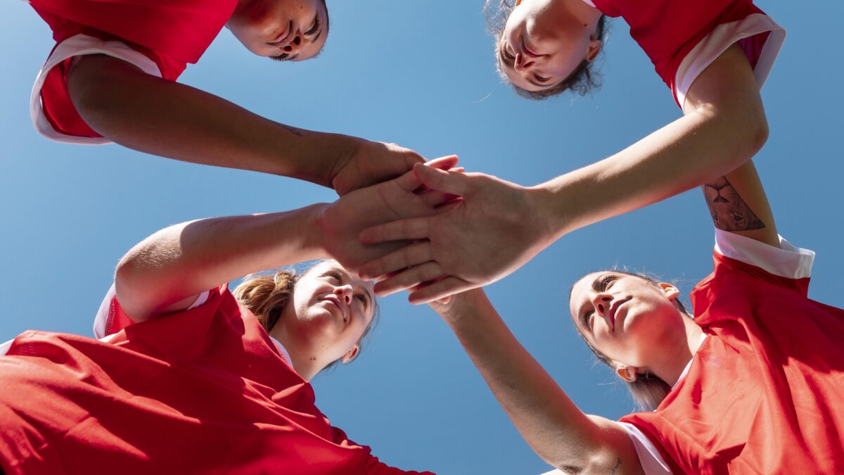 Спортивное волонтёрство: что это такое и как принять участие в мероприятии? Топ-3 идеи