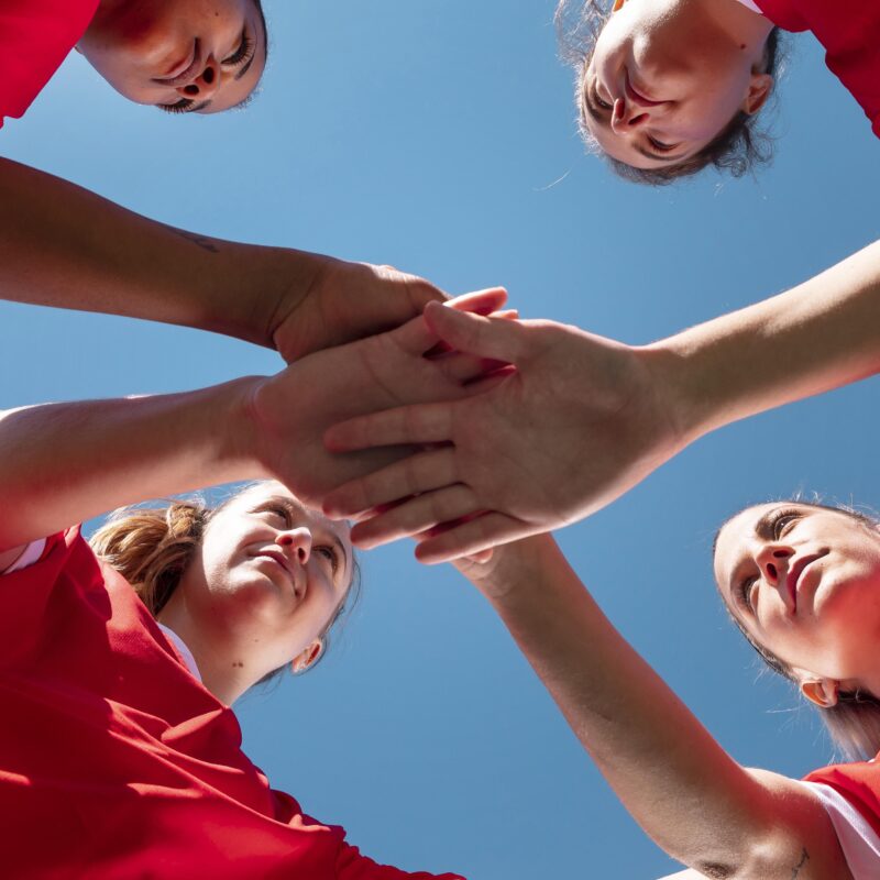 Спортивное волонтёрство: что это такое и как принять участие в мероприятии? Топ-3 идеи