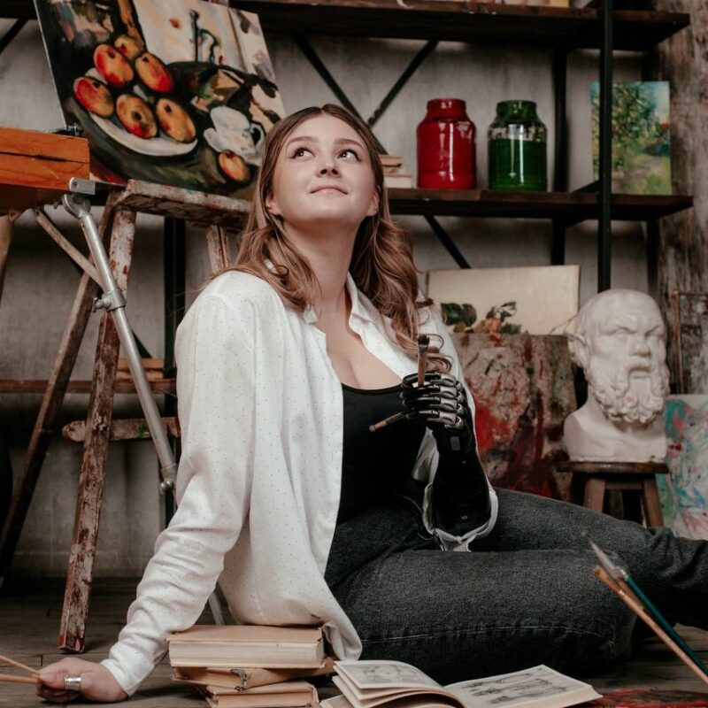 Любовь Давидонис победила онкологию и стала художницей