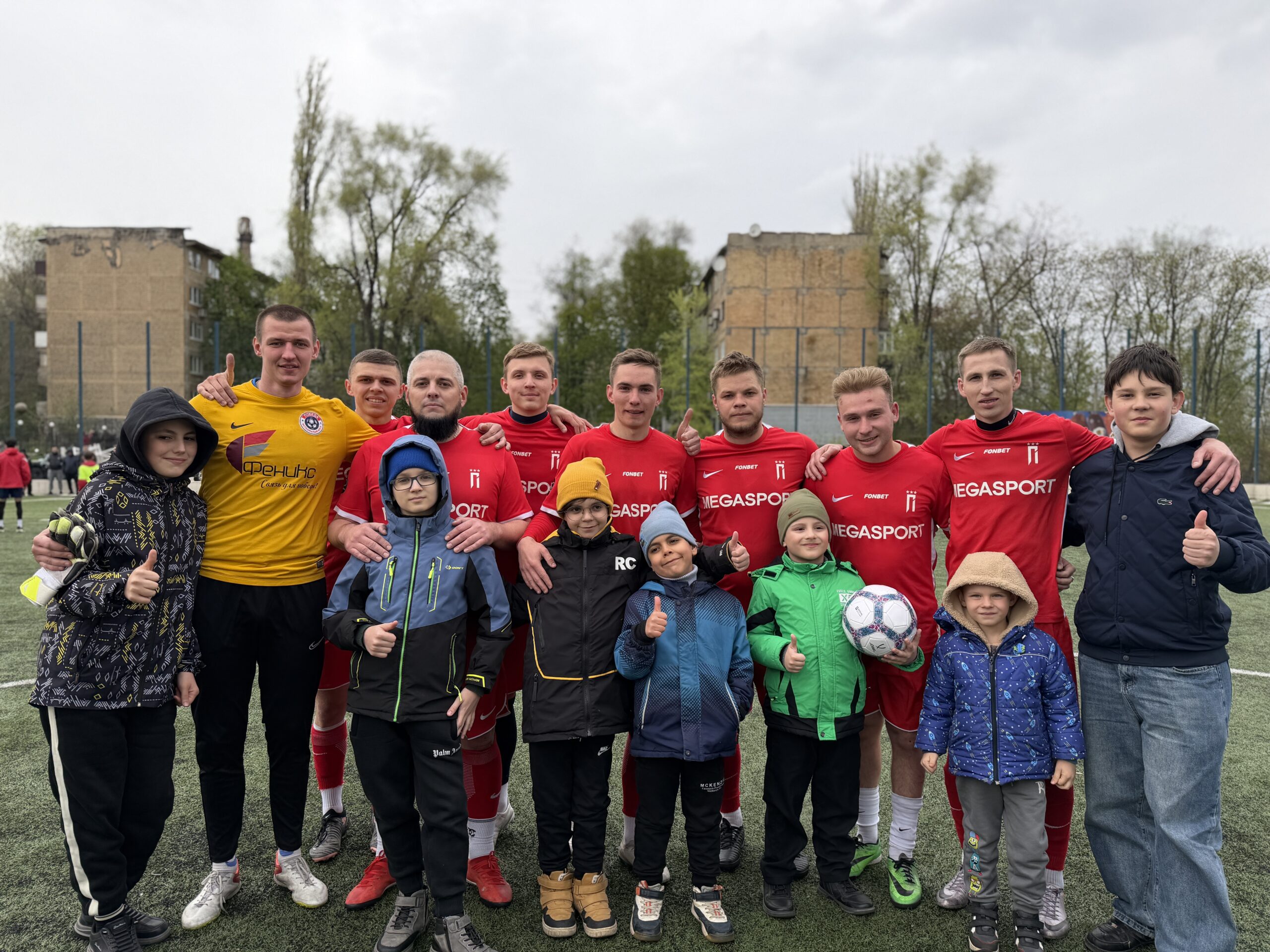 Футбол ради жизни: в Донецке прошел первый футбольный матч проекта «Доброспорт»