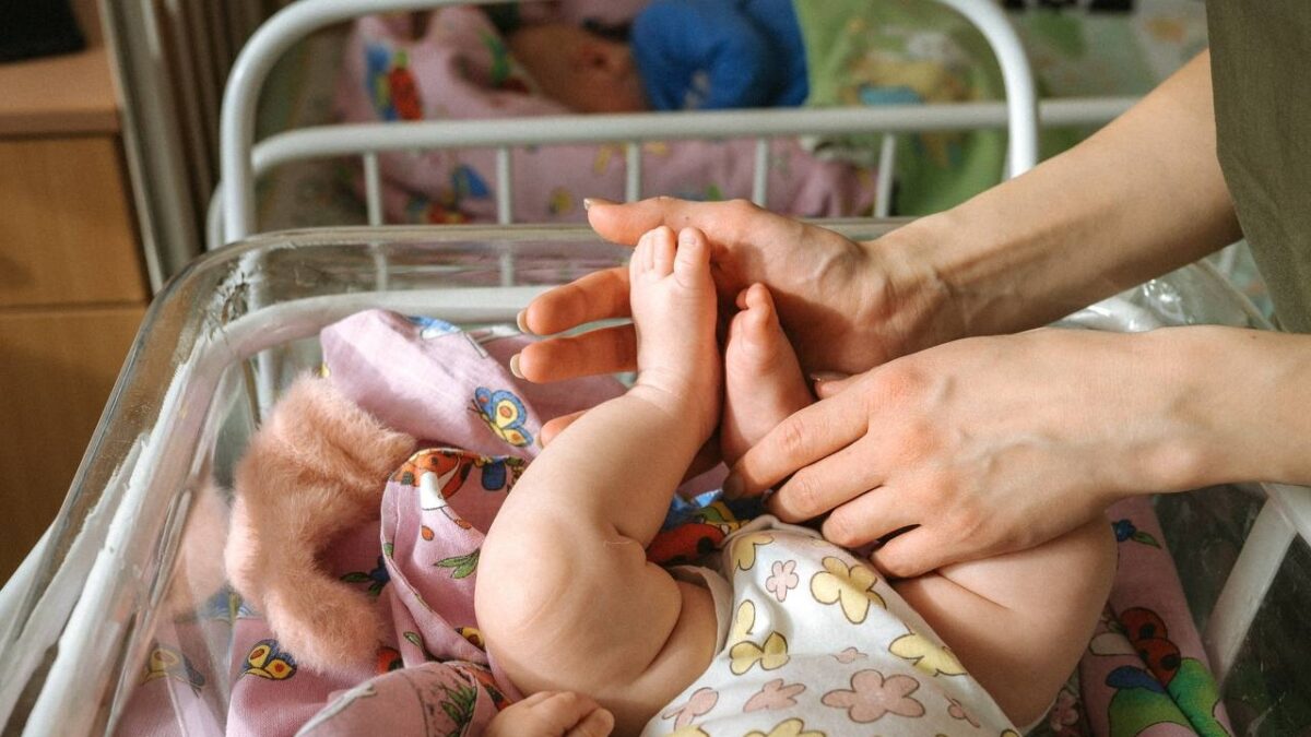 Волонтёры Белорусского Красного Креста помогают детям