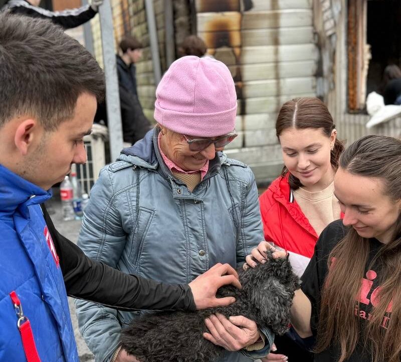 Разлив нефти в Туапсе: как помогает волонтёр в ЧС