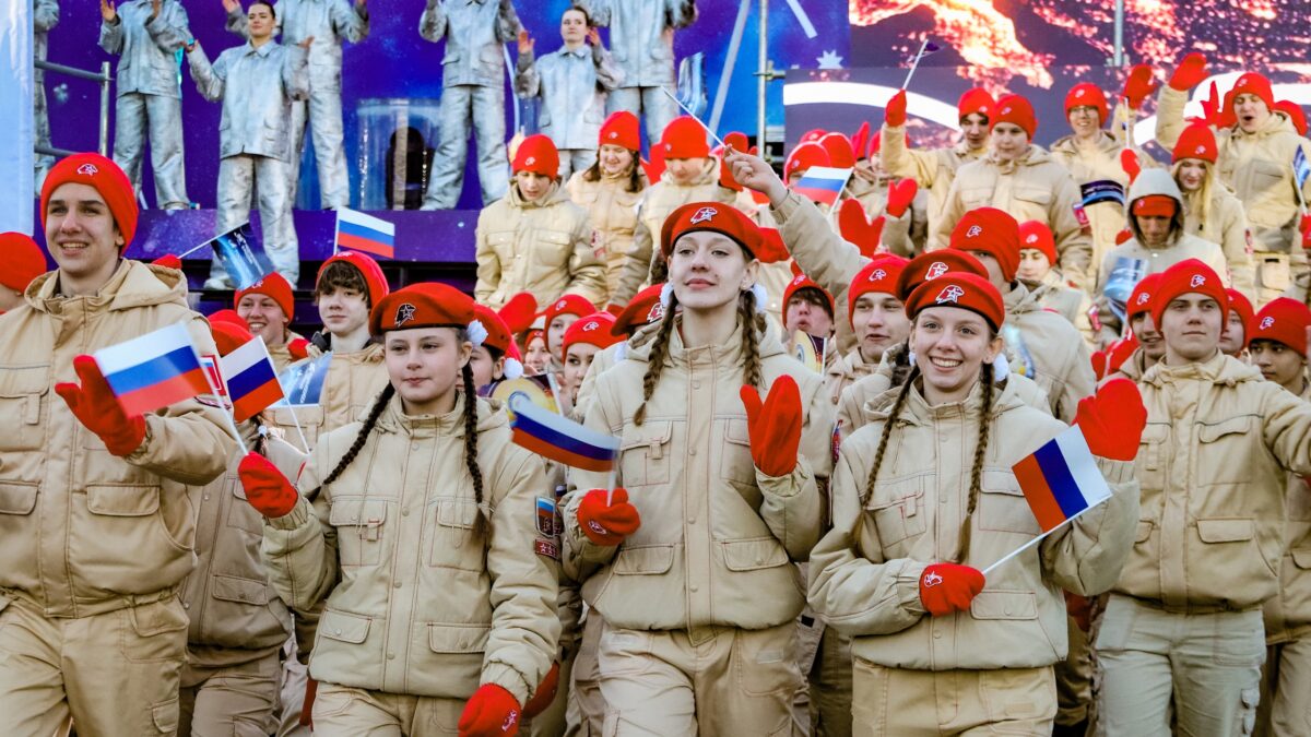 Космическое шествие в Кемерово: связь поколений в Олимпийском парке