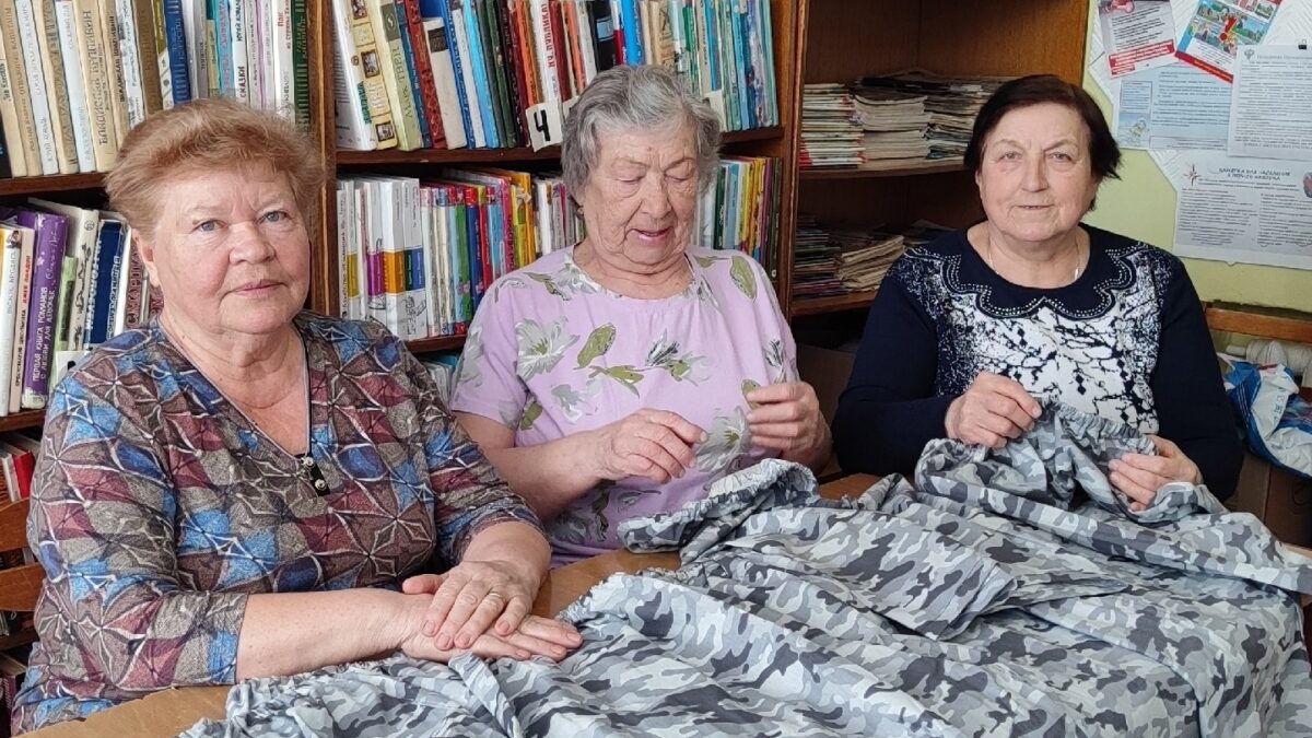От масксетей до госпитальной одежды создают Березовские ветераны - активисты в рамках акции «Все…