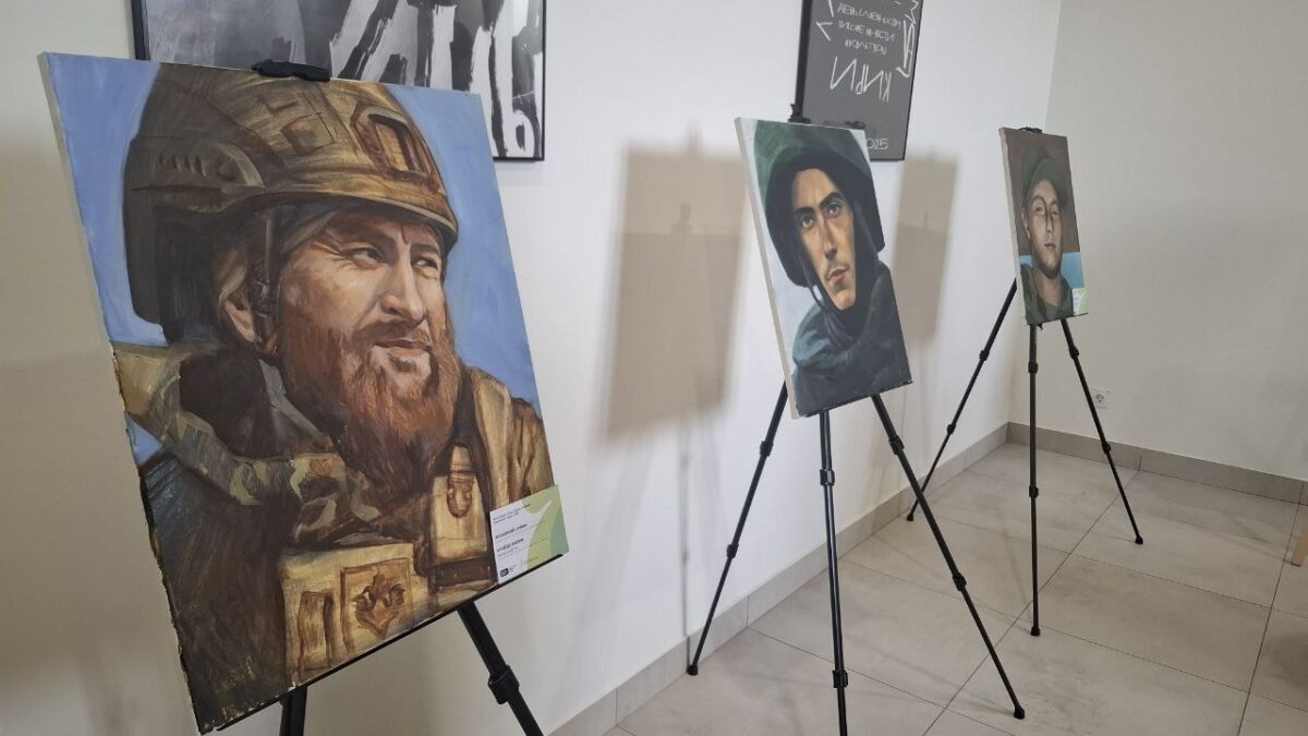 🎨 Портрет гвардейца из 1430 гвардейского полка написала московская художница