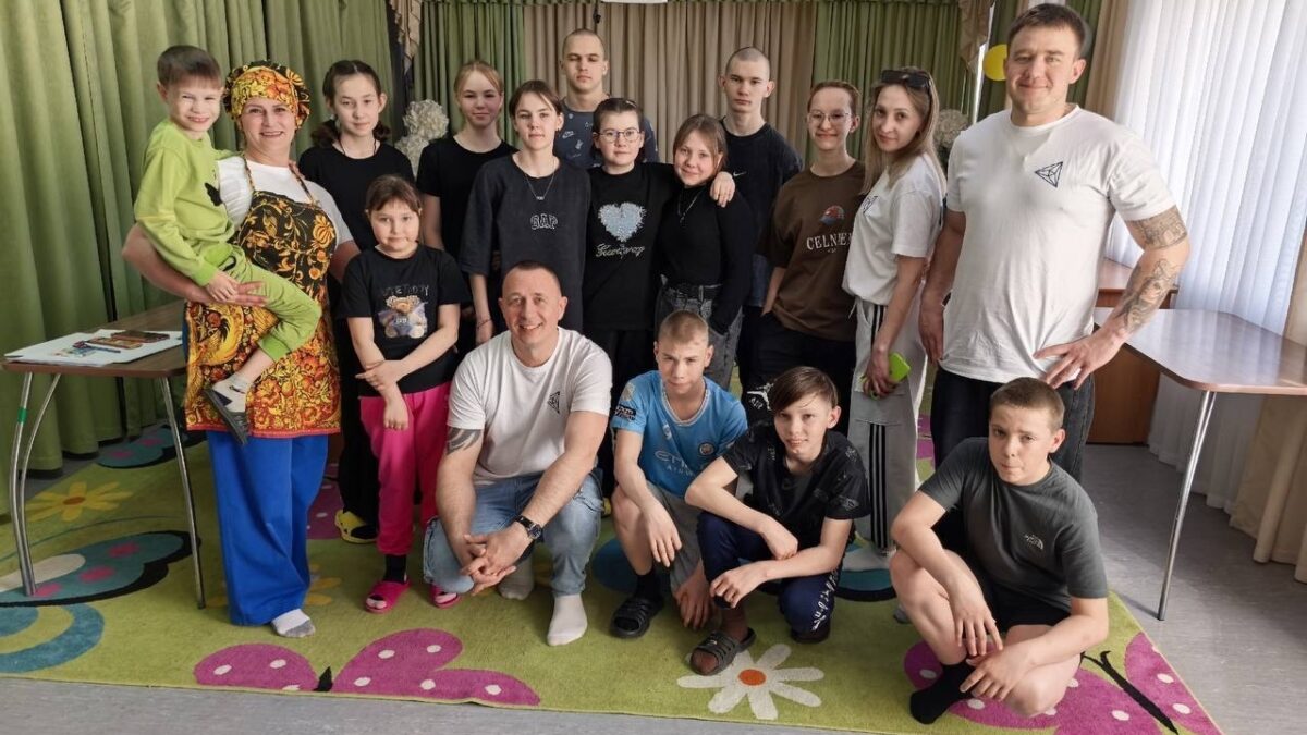 Волонтёры Челябинской области подарили воспитанникам Анненского детского дома настоящий праздник