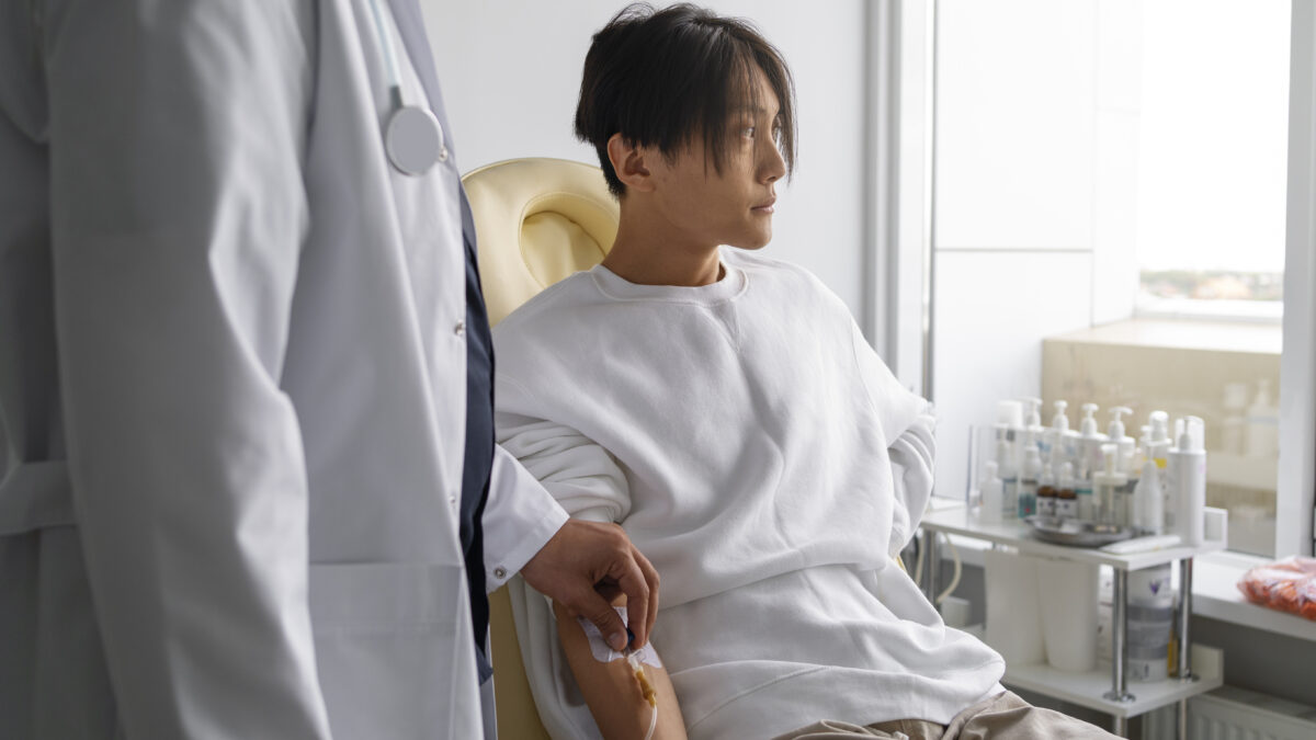 Почётный донор в 2026 году: выплаты, льготы и как получить звание