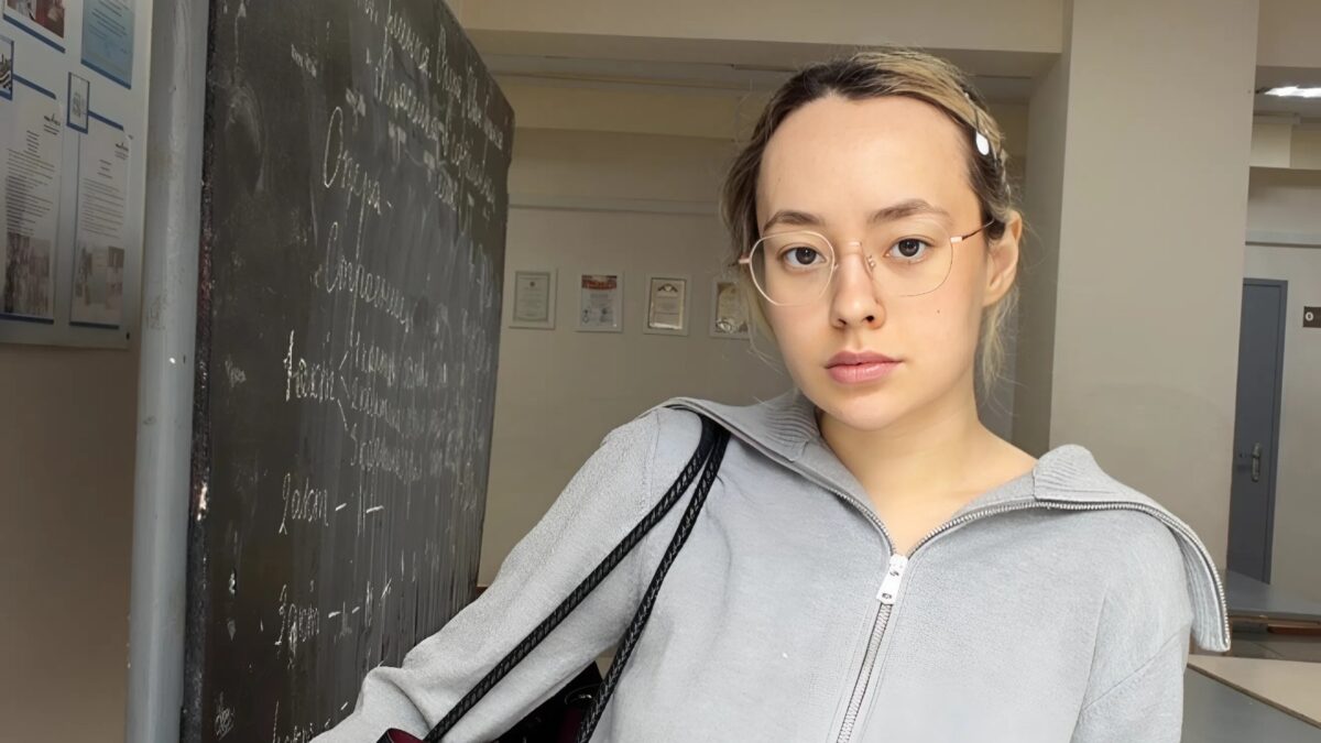 «Все мои мечты – это мечты неудачников»: зумерша сбежала от гонки за успехом в сельскую школу