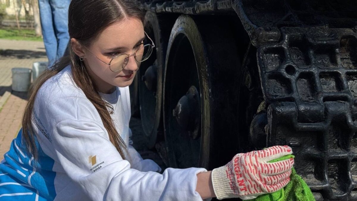 Оживляя историю: Волонтерская забота о мемориале