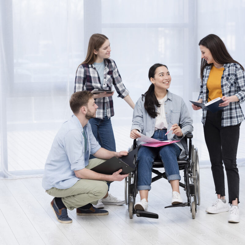 Что такое инклюзивное волонтёрство и как начать помогать людям с ОВЗ? Типы, цели, примеры