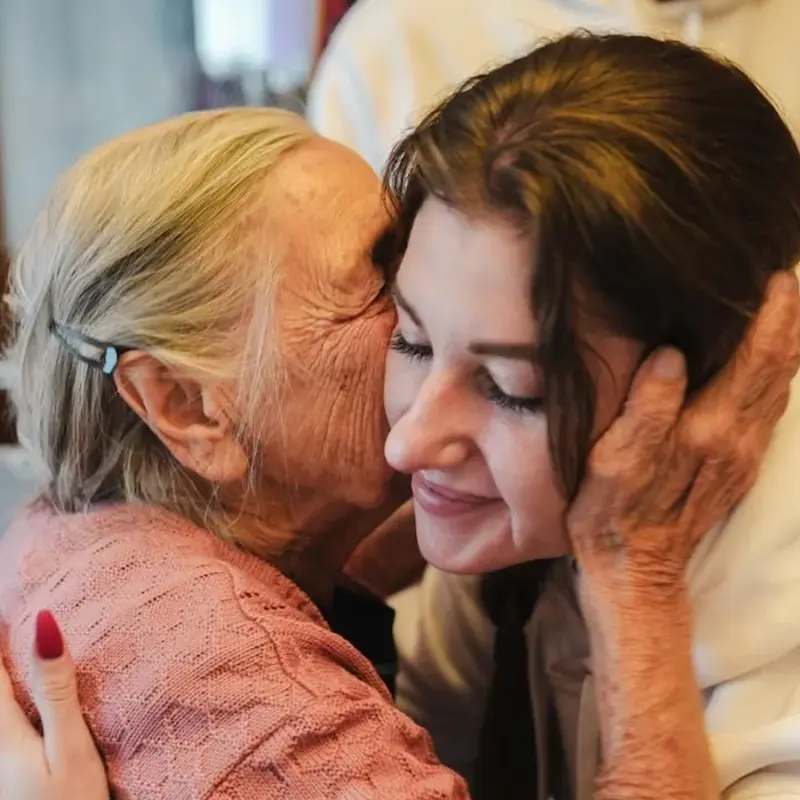 Фонды «Старость в радость» и «Внуки» запускают всероссийскую акцию «Подари прогулку»