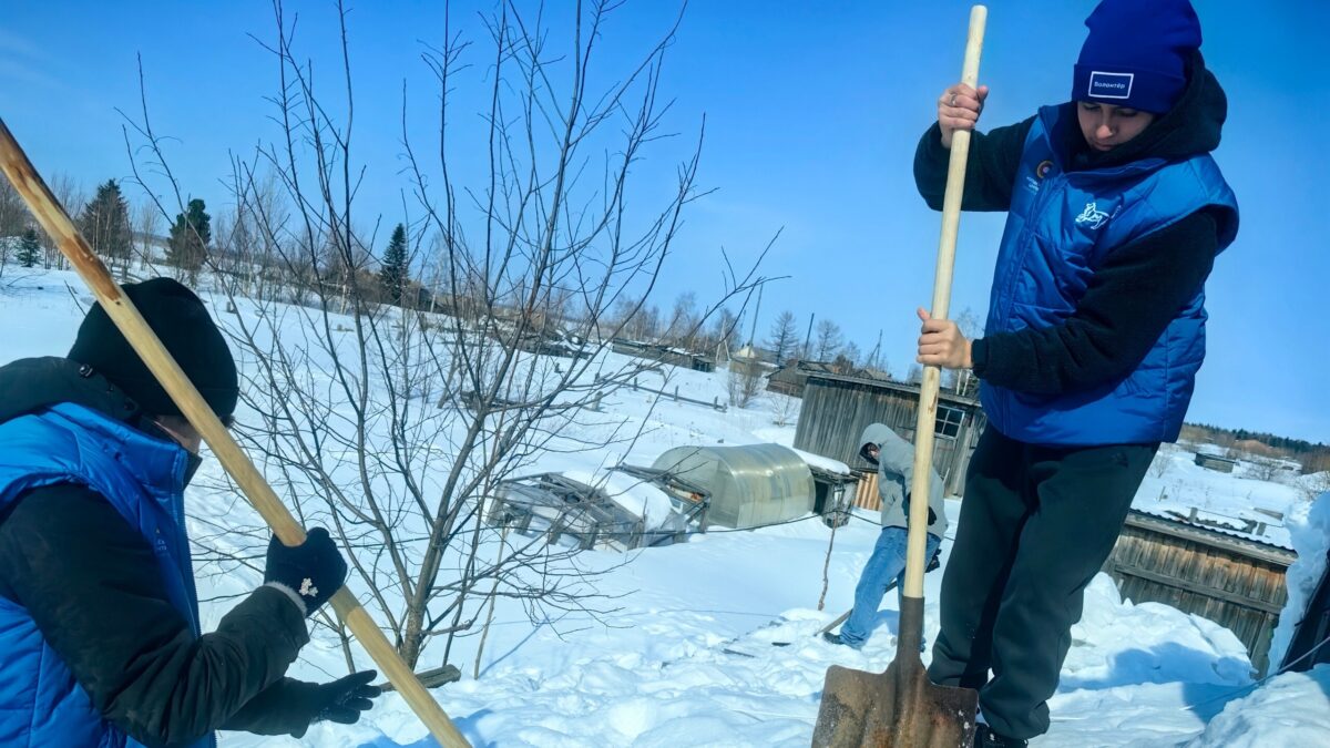 «Снежный десант» на крыше