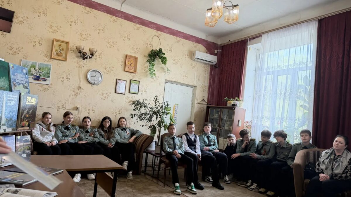 » Помогаторы» Сегодня вместе с «Помогаторами» из 7-А класса СОШ №233 мы побывали…