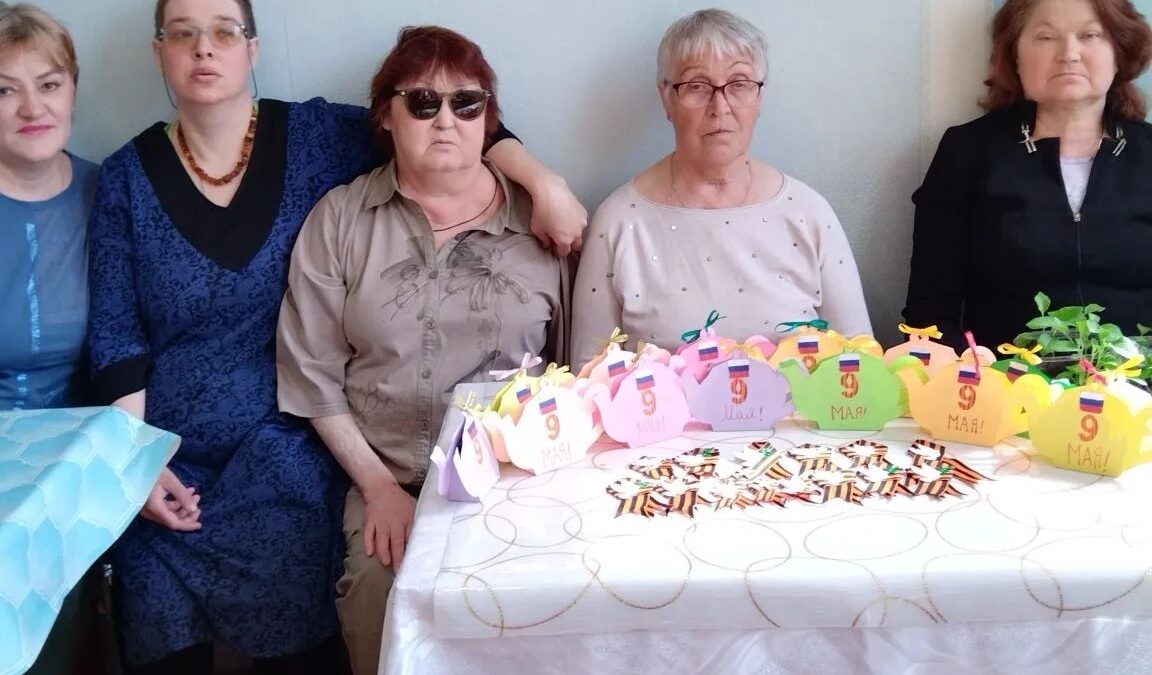 В преддверии великого праздника — Дня Победы наш волонтёр Надежда Русских провела мастер-класс