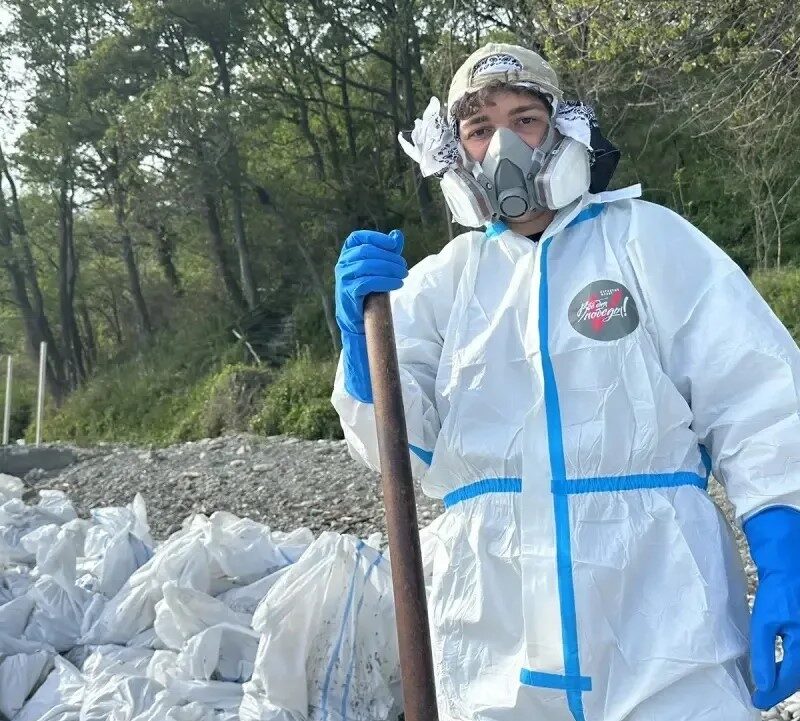 Волонтёр в Туапсе объединяет россиян для работы в зоне ЧС