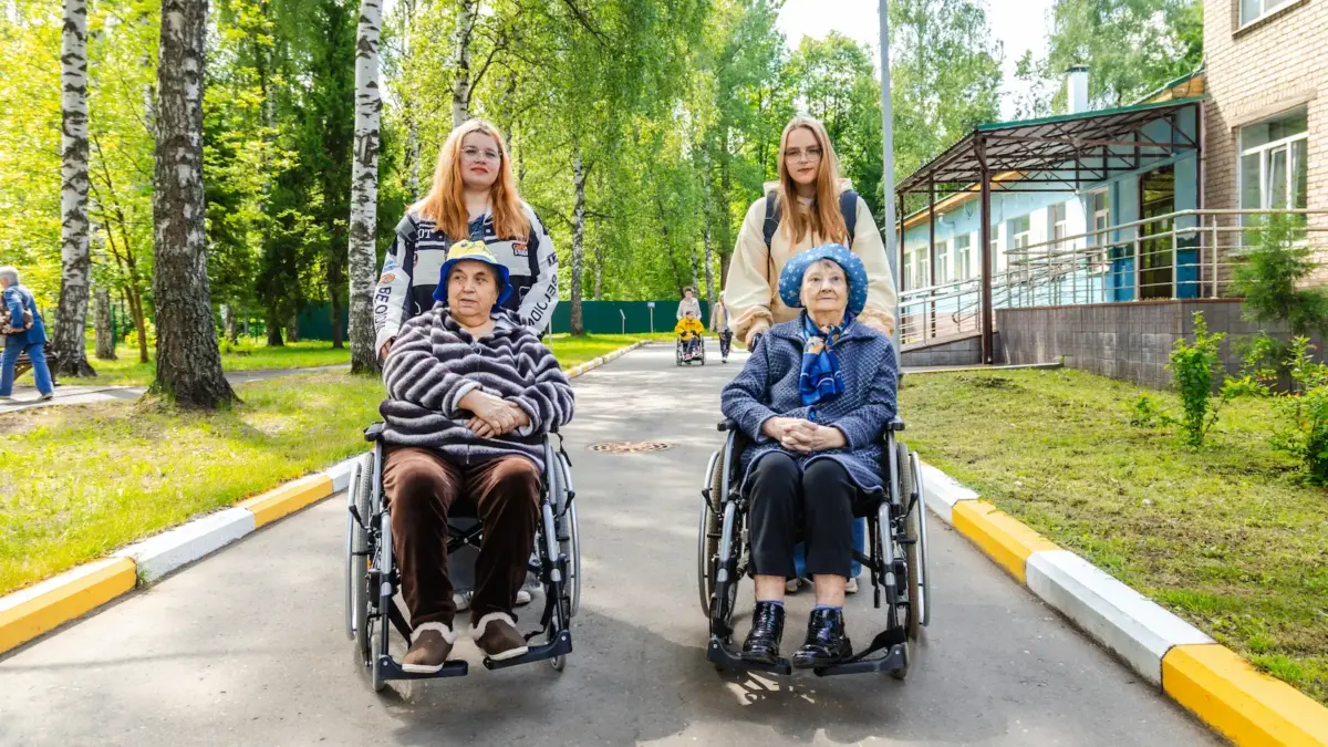 Фонды «Старость в радость» и «Внуки» провели первую всероссийскую акцию «Подари прогулку»