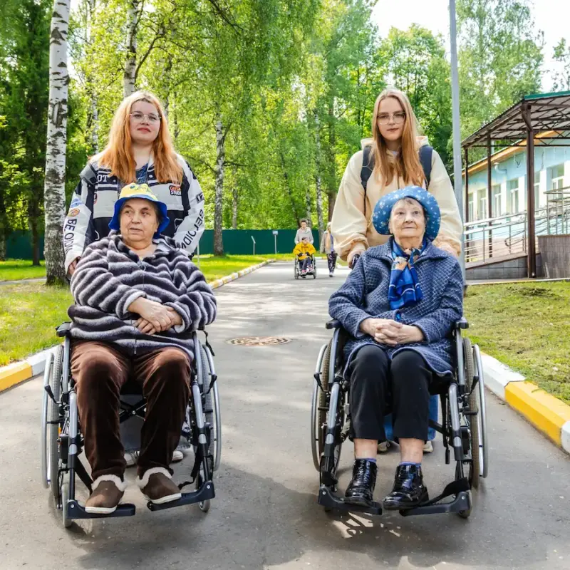 Фонды «Старость в радость» и «Внуки» провели первую всероссийскую акцию «Подари прогулку»