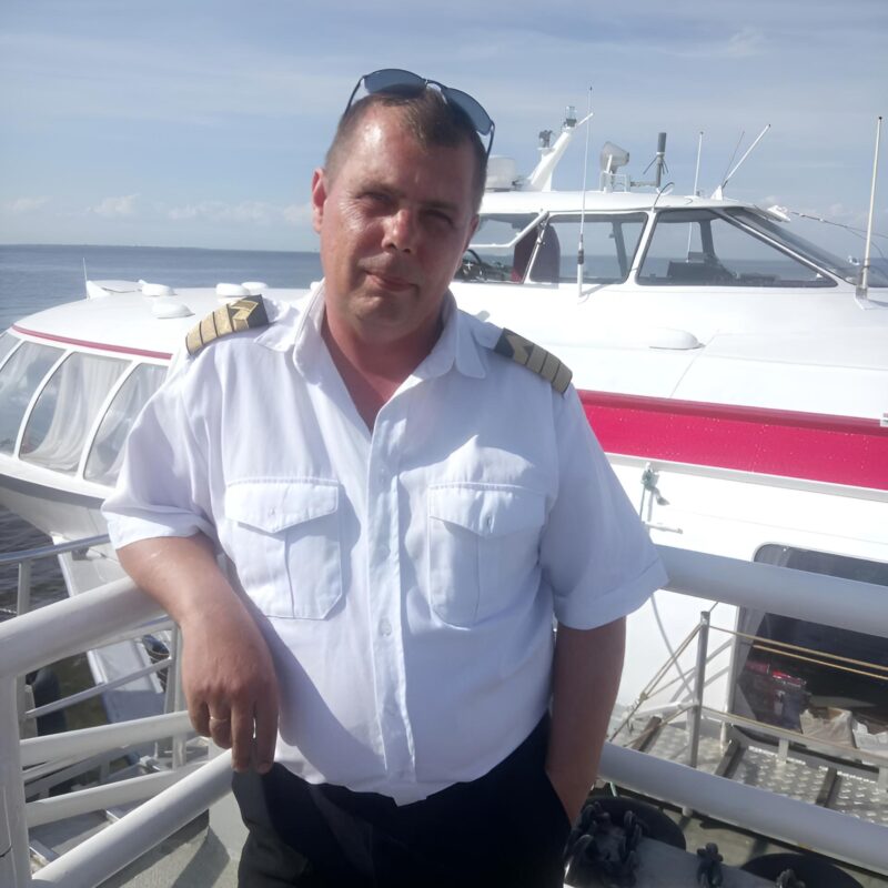 Спас девушку из воды экипаж «Метеора» в Санкт-Петербурге