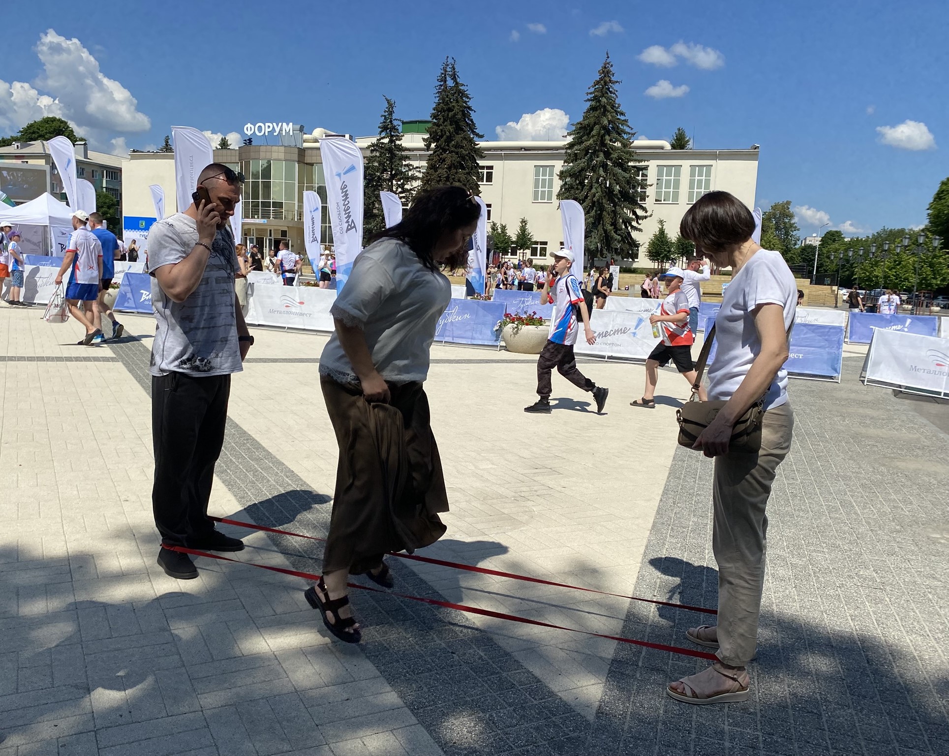 Игровая зона от Центра интеллектуального диалога на Губкинском полумарафоне