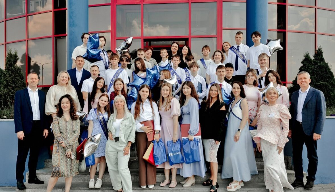 8й Выпускной в «Академии Успеха» Фонда «ДетскиеДомики» и компании «ФМ Ложистик» для воспитанников…