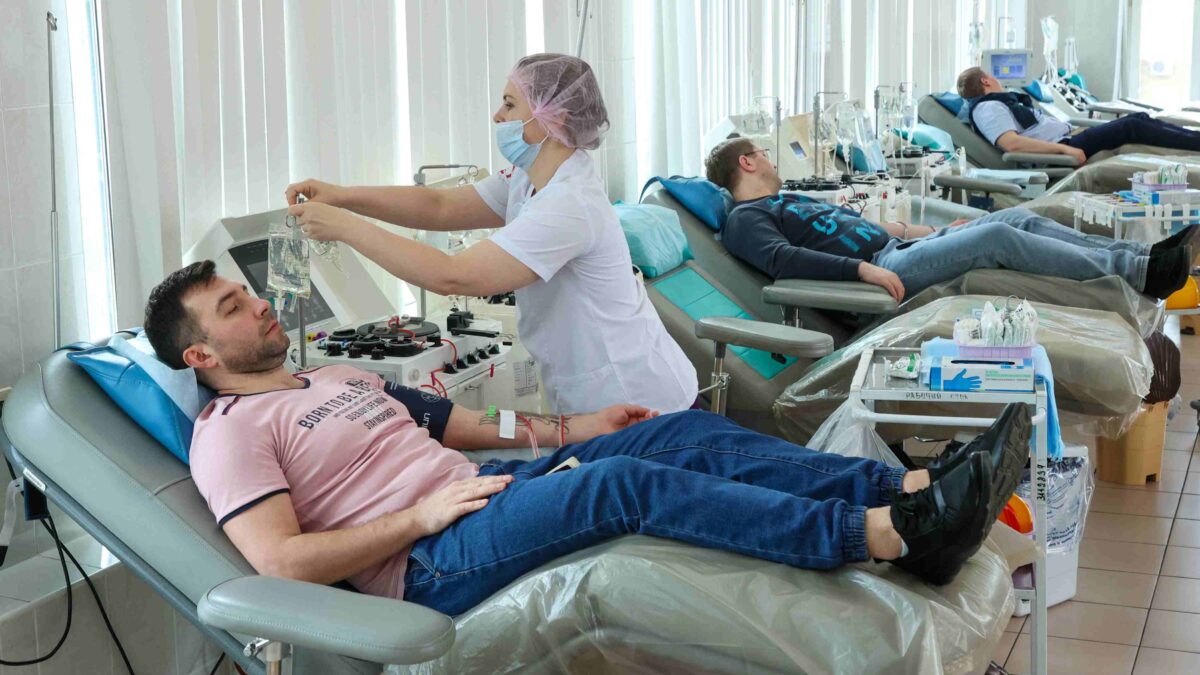 Как стать донором крови: полная инструкция для первого раза