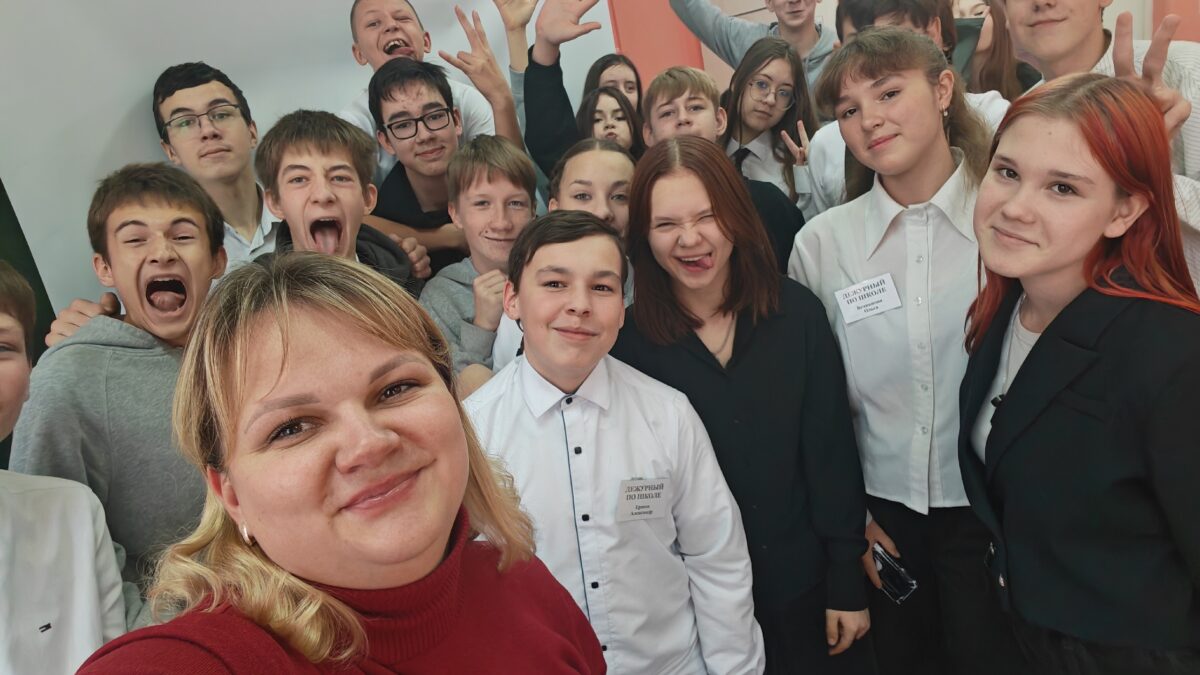 «От первого шага — к большому делу: как вовлекать школьников в добровольчество»