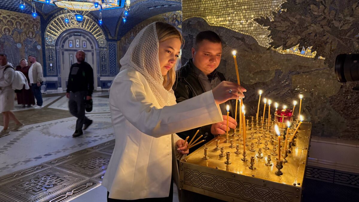 Свадьба, которая объединяет: история героев проекта «СВОИ»
