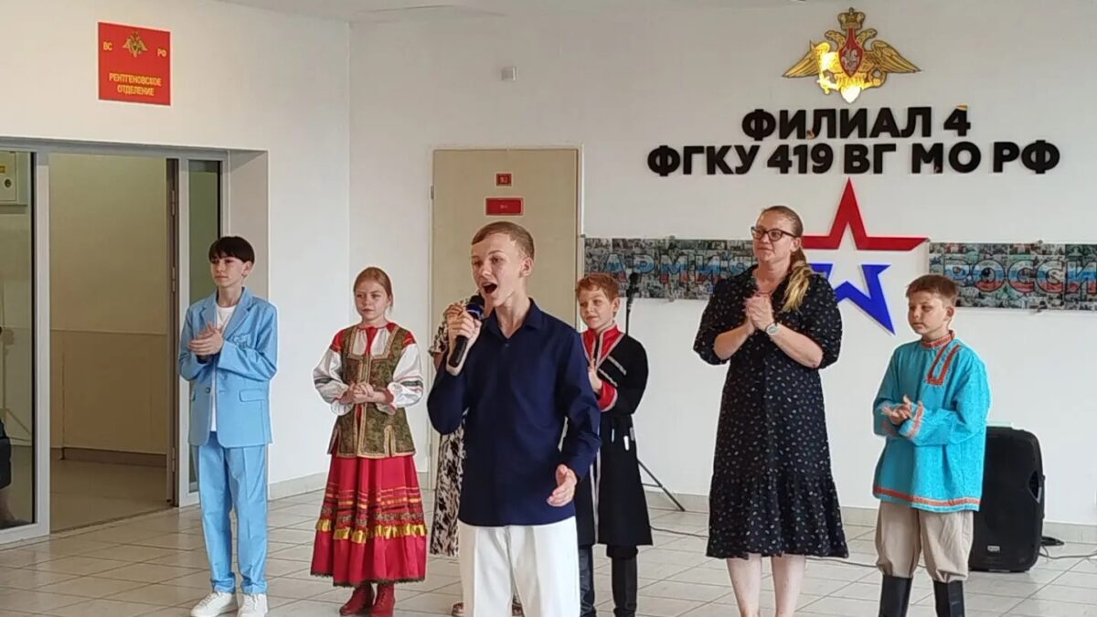 Праздничный концерт в военном госпитале