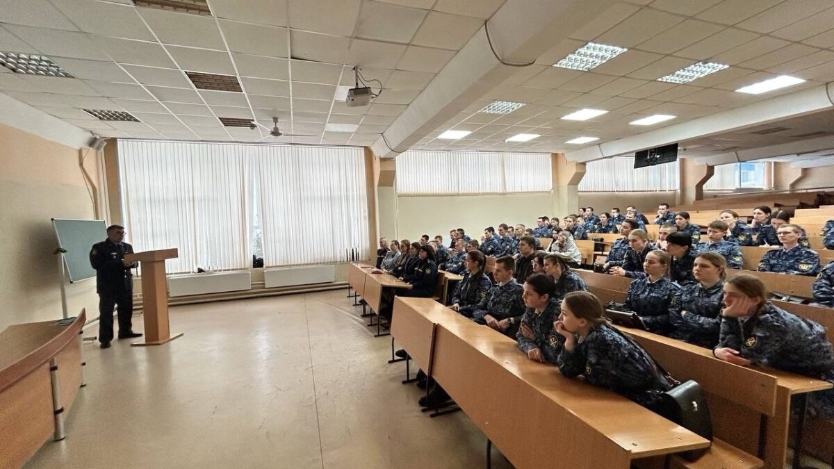 Победа куётся в тылу: лекция о добровольчестве и инженерном служении