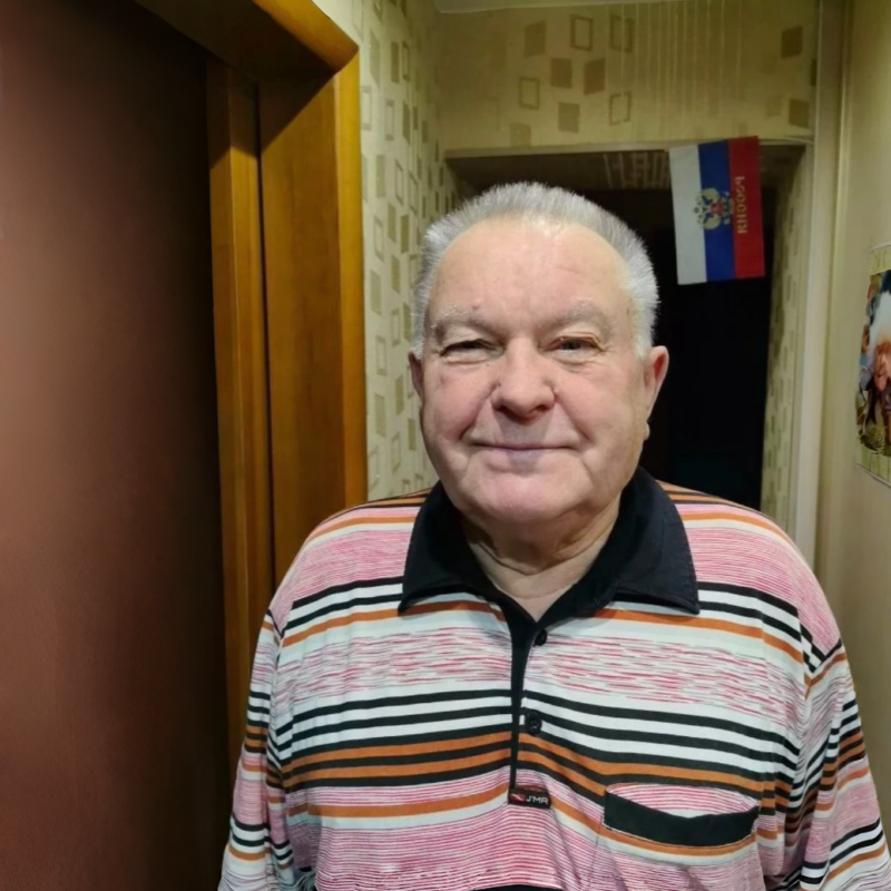 «Подпевают казачьему хору»: пенсионер разводит канареек, чтобы избавиться от одиночества