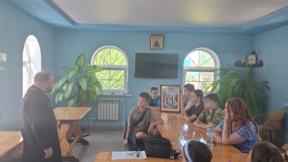 «Помогаторы» Мы с нашими дорогими «Помогаторами» посетили воскресную школу отца…
