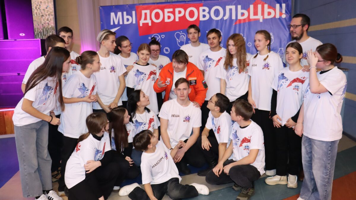 «Служить людям — его призвание»: о волонтёрской деятельности Ильи Суханова‑Гриднева, руководителя…