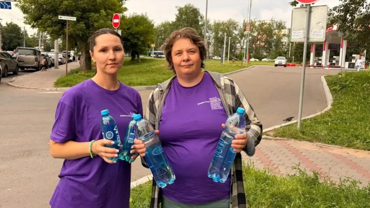Волонтёры #МЫВМЕСТЕ дежурят на АЗС в 9 регионах