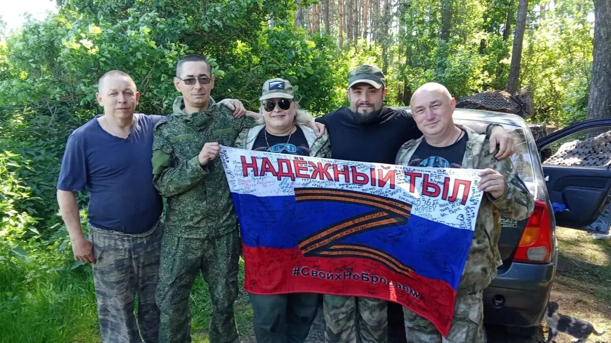 «Кто, если не мы»: как волонтёр из Орла возит гумпомощь бойцам на передовую с Чебурашкой на капоте