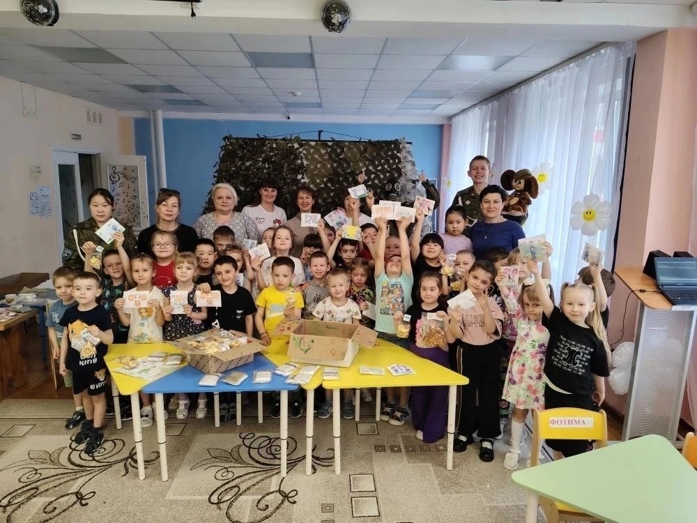 Волонтеры ЮЯТК провели патриотический урок в «Незабудке»