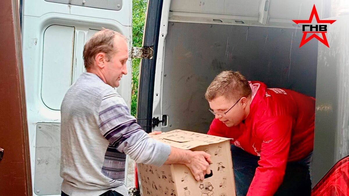 Пока наши ребята стоят за Родину, их мамы здесь, в тылу, тоже нуждаются в поддержке.