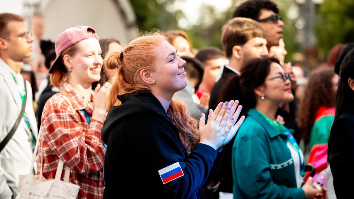 Я — волонтер на Международном молодежном форуме «Евразия Global»