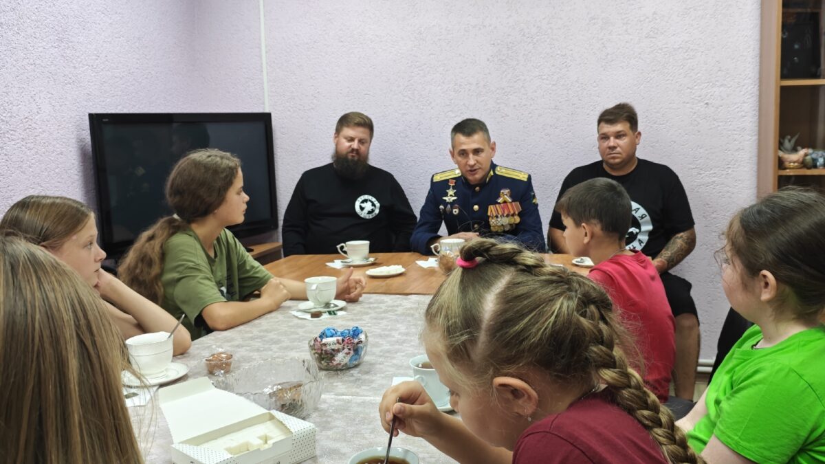 Патриотическая встреча в ГБУ РО «Рыбновский КЦСОН»
