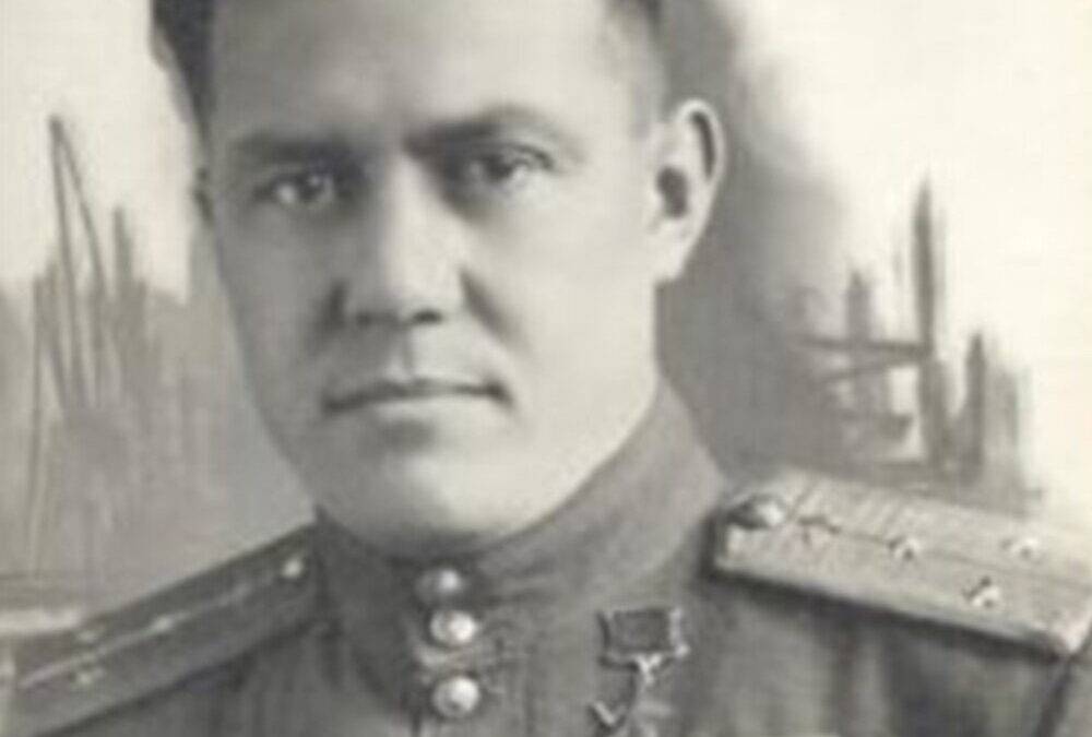 Алексей Гашков – лётчик-герой
