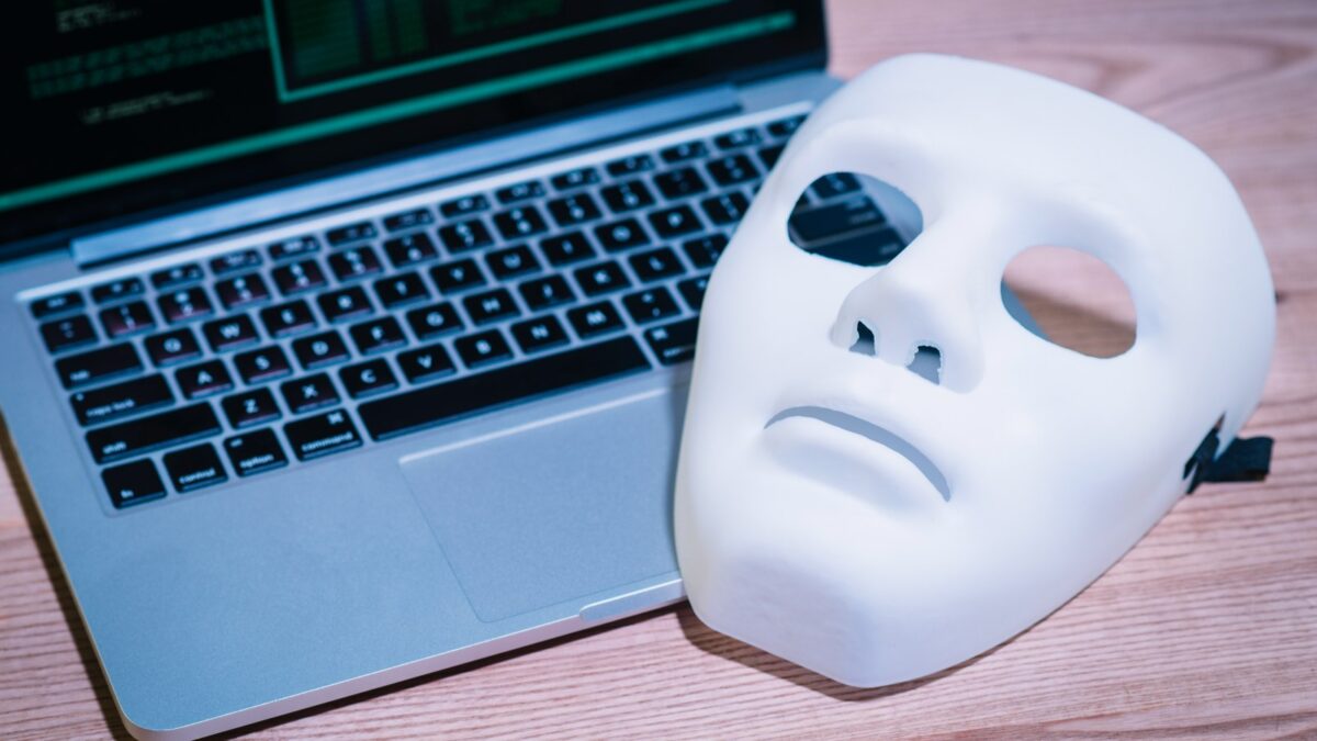 Мошенники при поиске работы: их схемы и как защититься