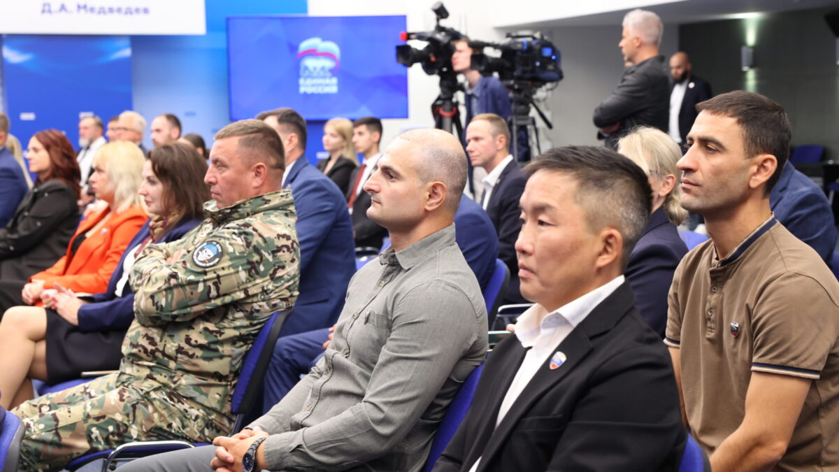 Волонтёры «Единой России»: итоги работы в зонах ЧС